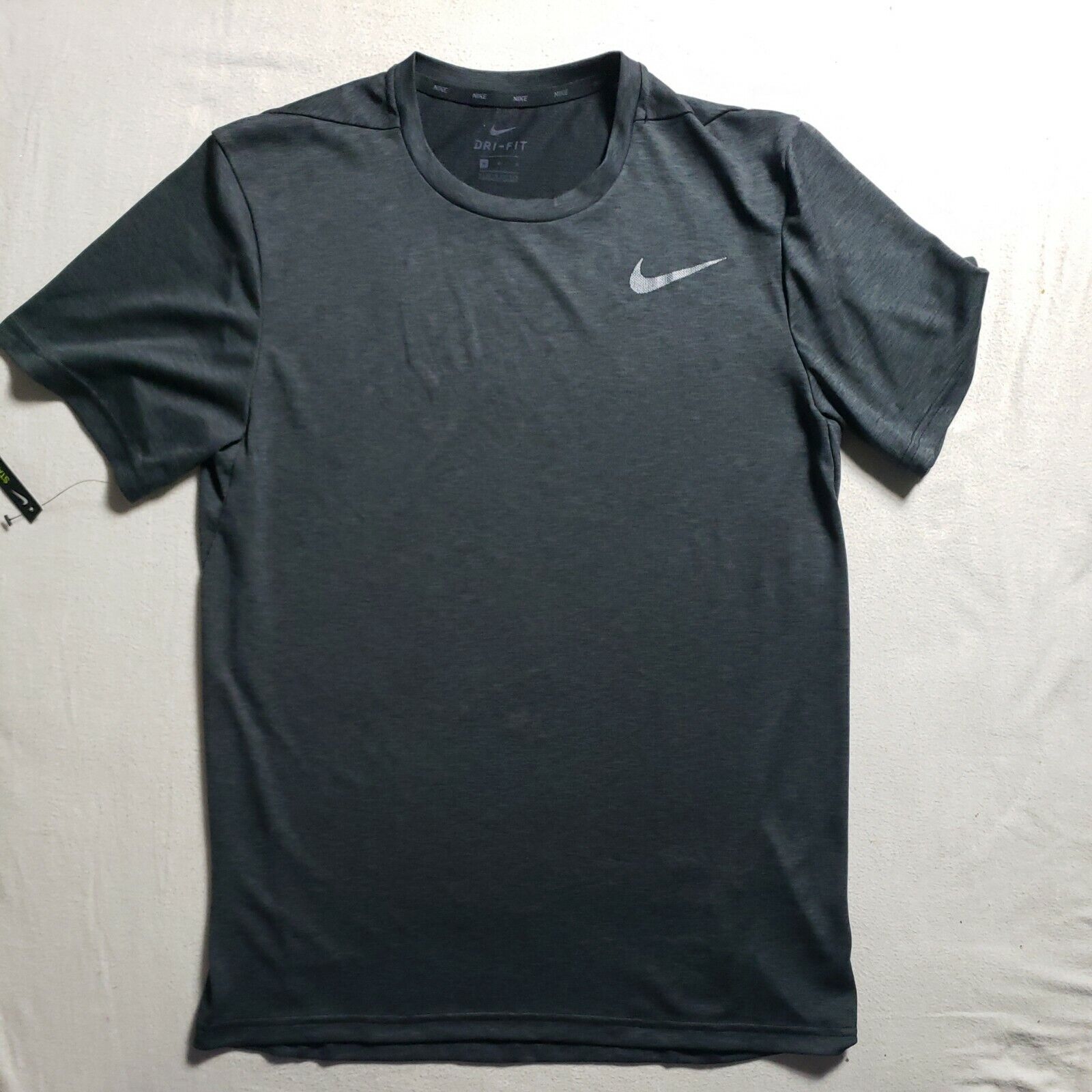 Nike Men\'s Breathe Dri-FIT Short Sleeve Training AT3737-010 Size ...