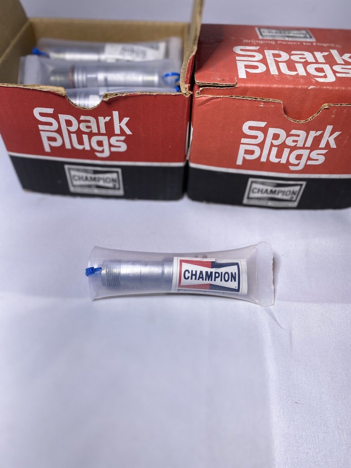 Champion RHB37E Spark Plug